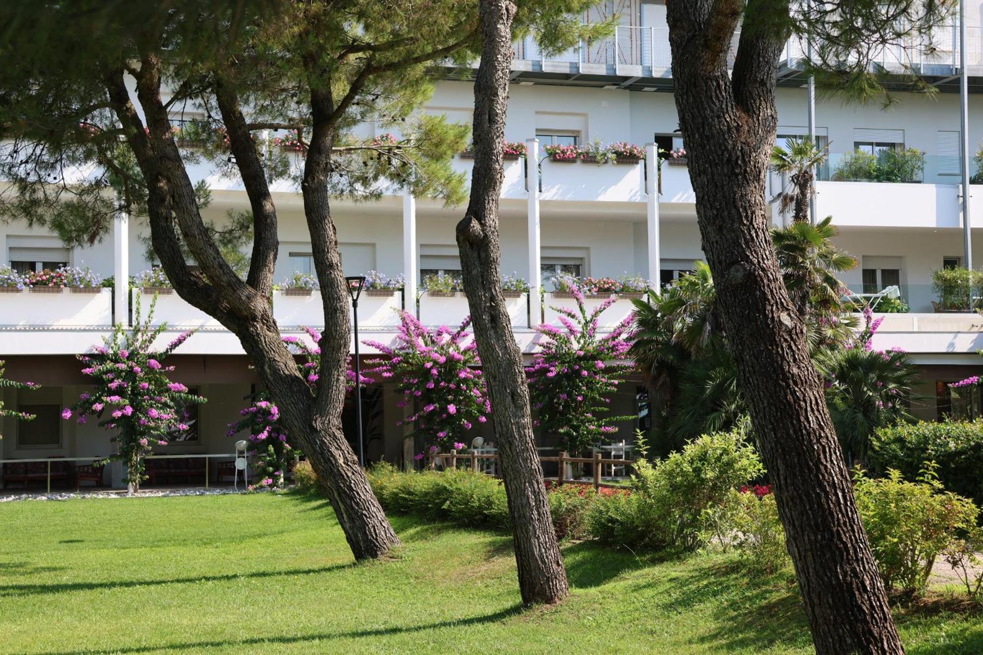 Il Tridente Hotel Bibione Exterior photo