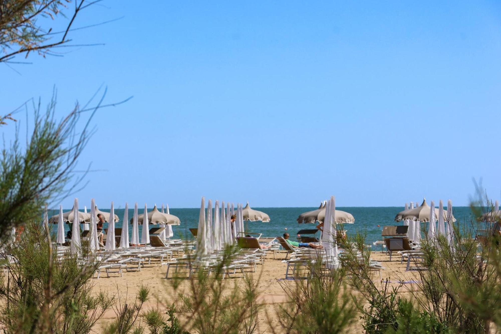 Il Tridente Hotel Bibione Exterior photo