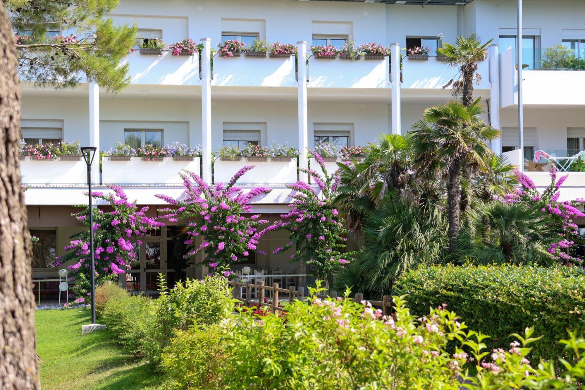 Il Tridente Hotel Bibione Exterior photo