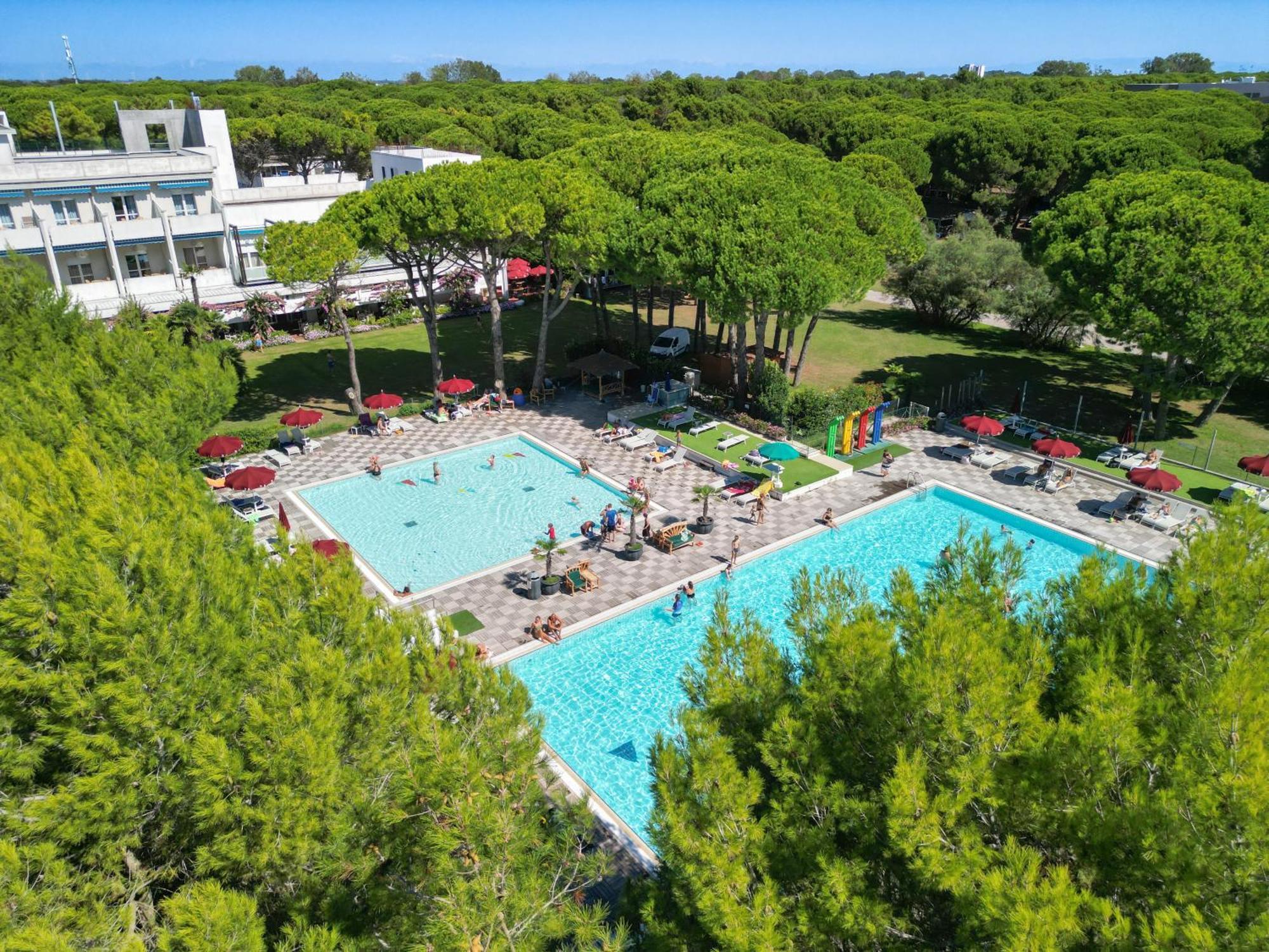 Il Tridente Hotel Bibione Exterior photo